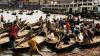 (c) Copyright - Raphael Kessler 2011 - Bangladesh - Dhaka water traffic - boat bedlam