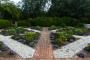 (c) Copyright - Raphael Kessler 2013 - USA - Colonial Williamsburg - ornamental garden