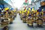 (c) Copyright - Raphael Kessler 2011 - Bolivia - Oruro Carnaval - Gold cake